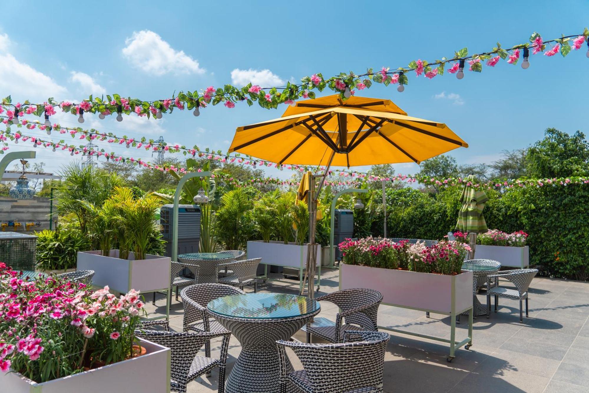 Karma Lakelands, Gurugram Гургаон Екстериор снимка