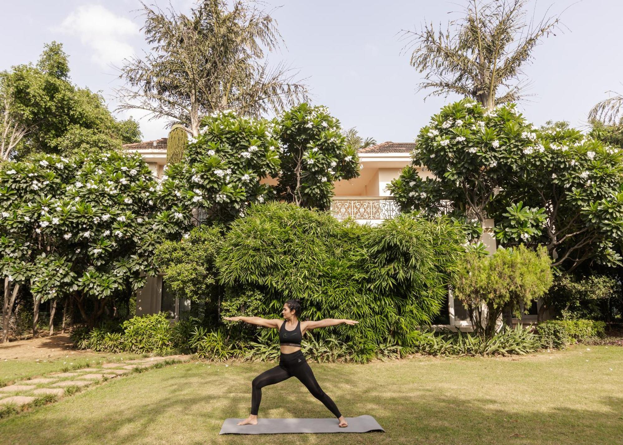 Karma Lakelands, Gurugram Гургаон Екстериор снимка