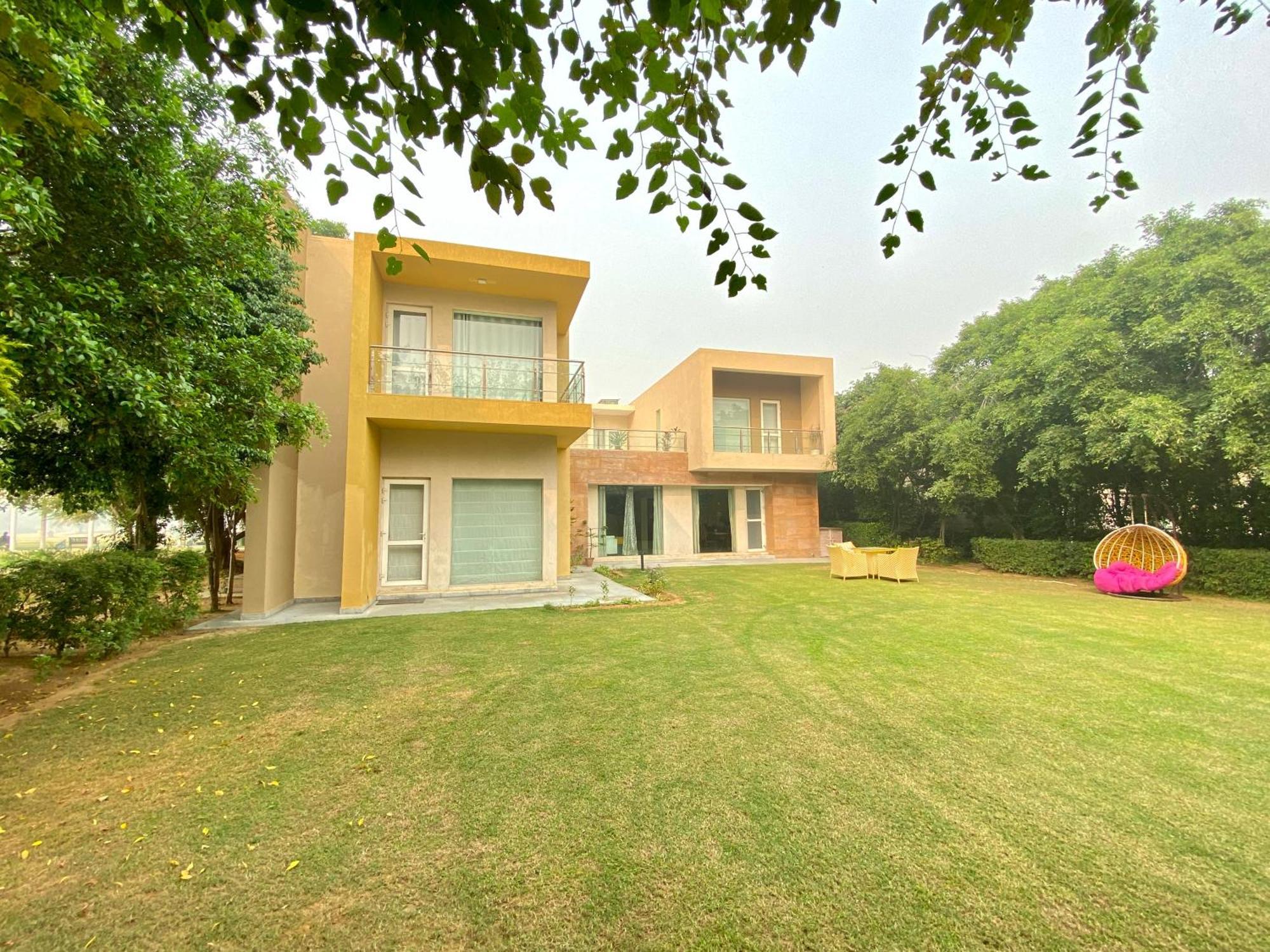 Karma Lakelands, Gurugram Гургаон Екстериор снимка