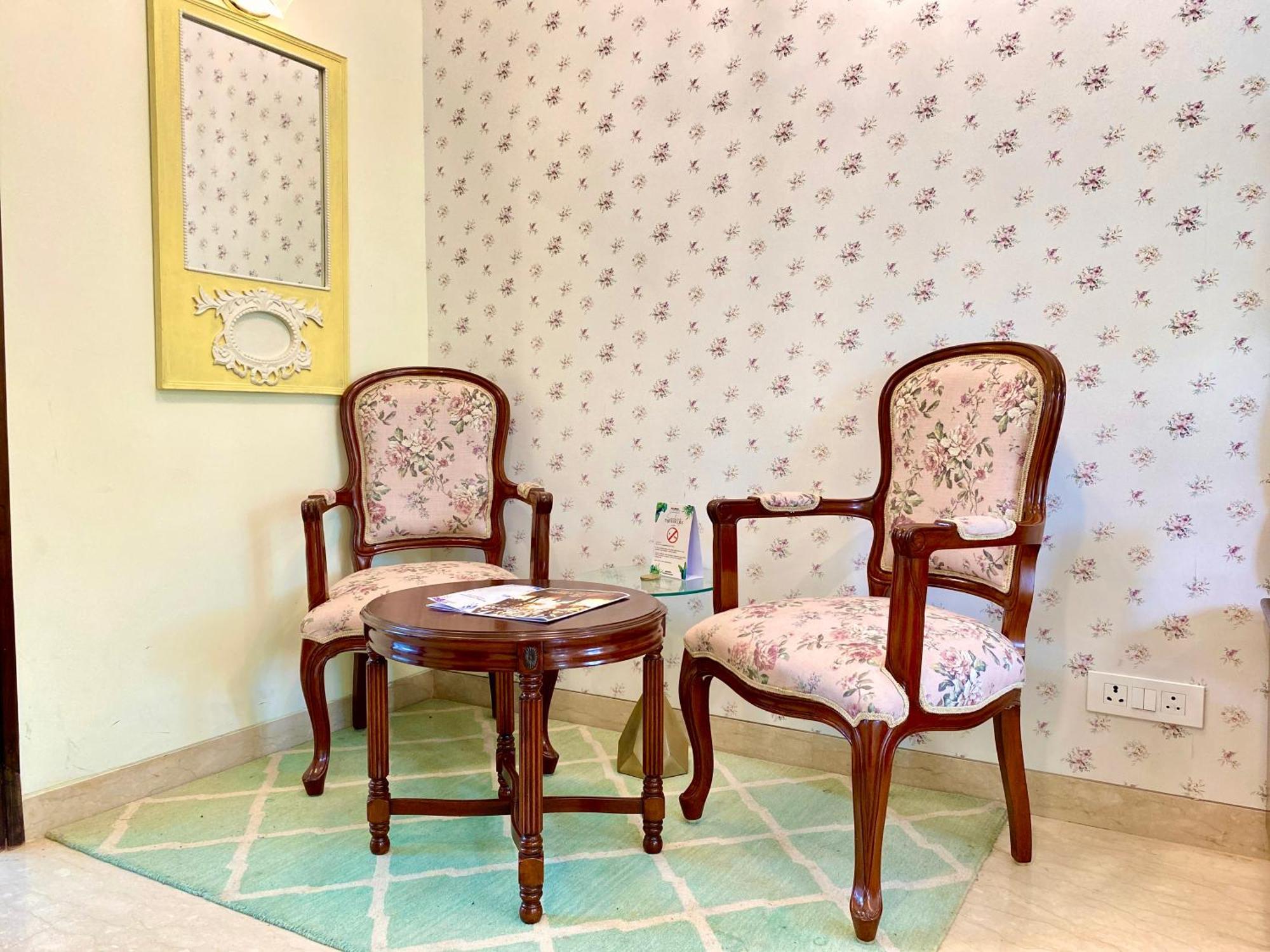 Karma Lakelands, Gurugram Гургаон Екстериор снимка
